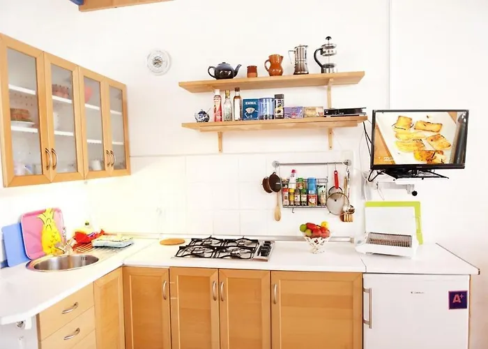 Holidays In - Office With Sea View